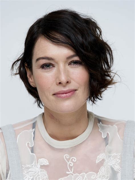 lena headey naha|Lena Headey nahá ve filmu Vodní země